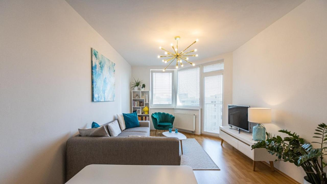 2 Room Apartment With Terrace, New Building, Jegeho ブラチスラヴァ エクステリア 写真