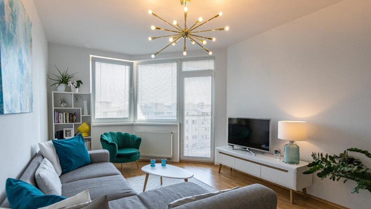 2 Room Apartment With Terrace, New Building, Jegeho ブラチスラヴァ エクステリア 写真