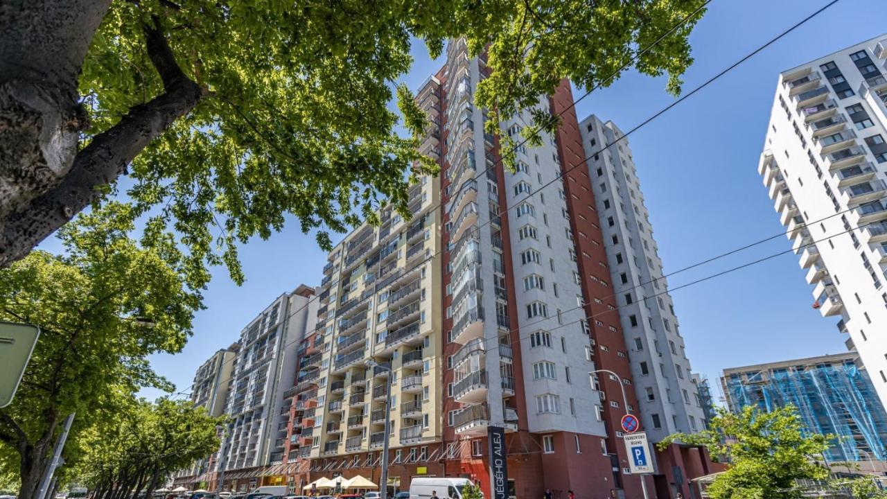 2 Room Apartment With Terrace, New Building, Jegeho ブラチスラヴァ エクステリア 写真