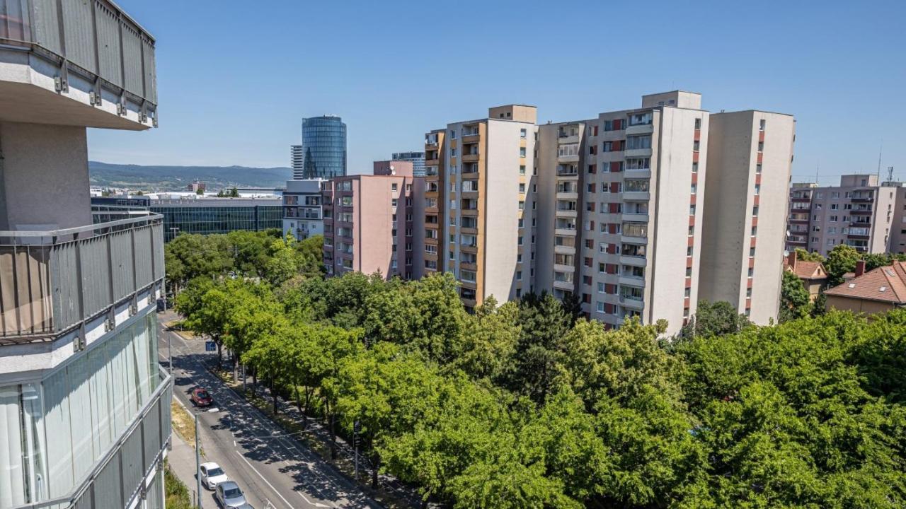 2 Room Apartment With Terrace, New Building, Jegeho ブラチスラヴァ エクステリア 写真