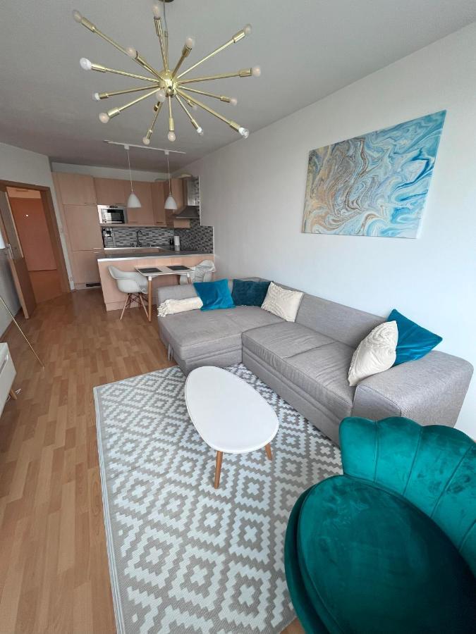 2 Room Apartment With Terrace, New Building, Jegeho ブラチスラヴァ エクステリア 写真