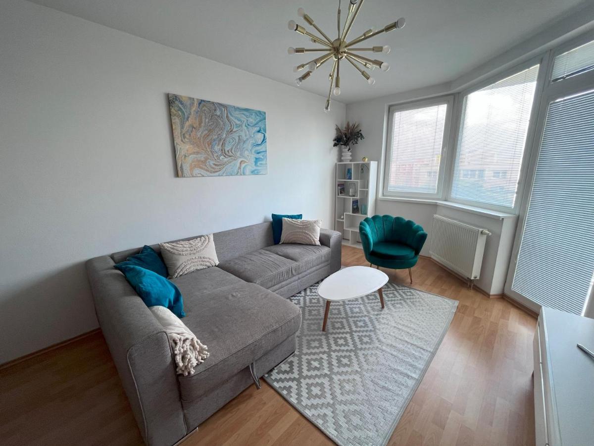 2 Room Apartment With Terrace, New Building, Jegeho ブラチスラヴァ エクステリア 写真