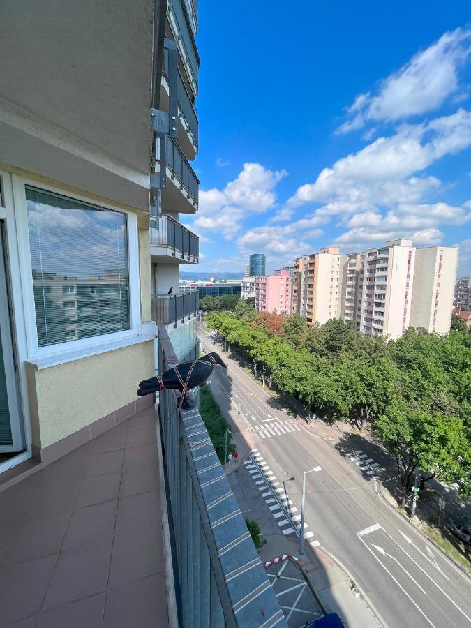 2 Room Apartment With Terrace, New Building, Jegeho ブラチスラヴァ エクステリア 写真