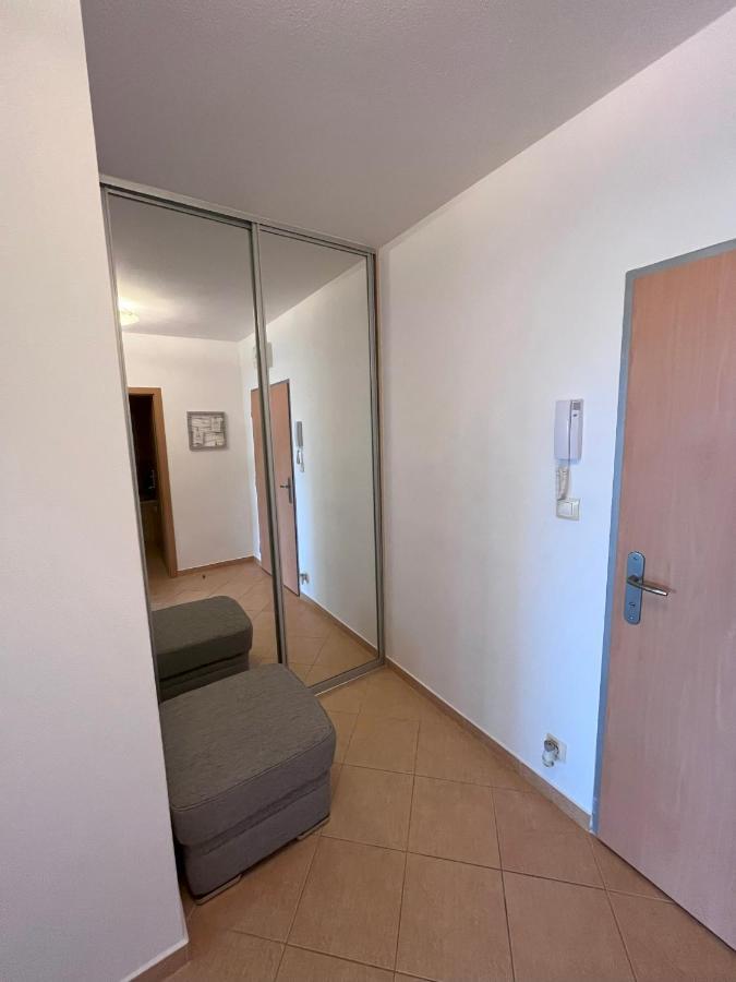 2 Room Apartment With Terrace, New Building, Jegeho ブラチスラヴァ エクステリア 写真